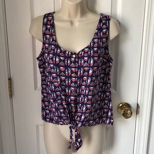 Front tie top